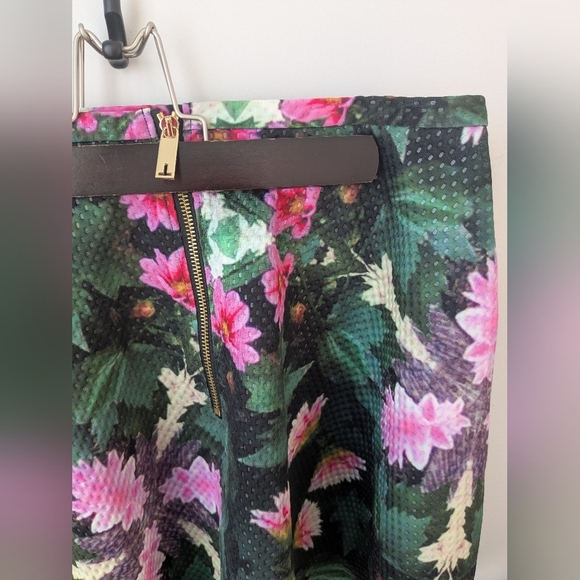 Ted Baker "Dollia" Kaleidoscope Floral A-Line Skirt – Size  4 - Picture 3 of 5